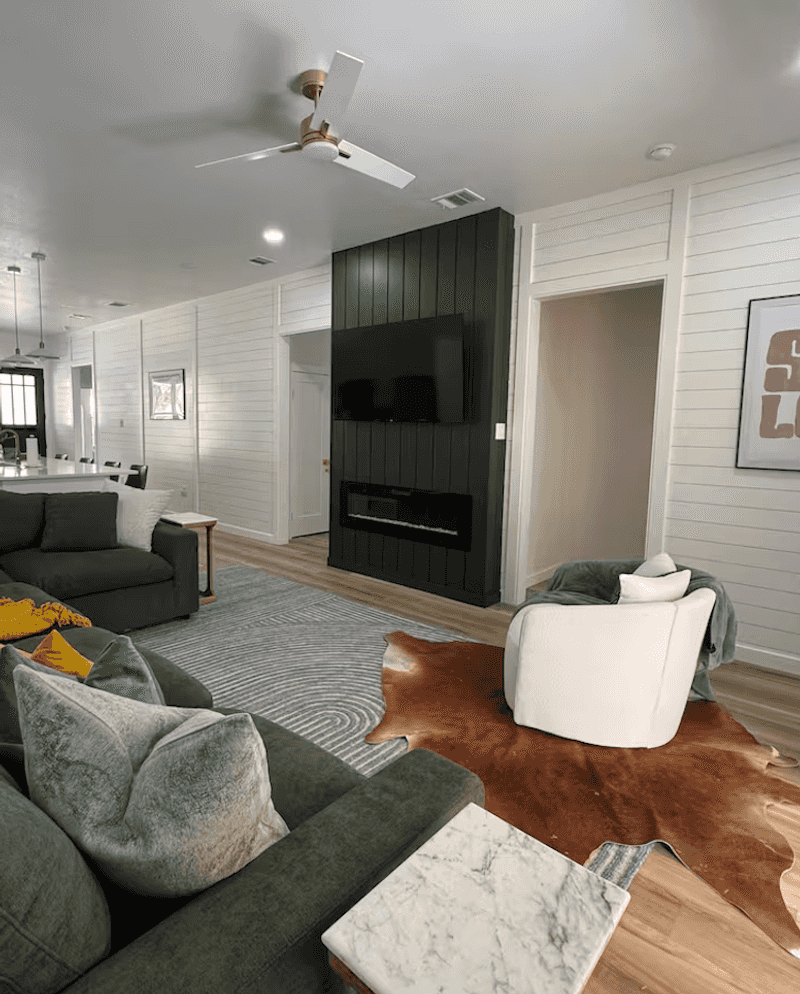 13 Living Room Elements That Bring Southern Charm To Texas Houses - Decor Hint Shiplap Or Beadboard Walls