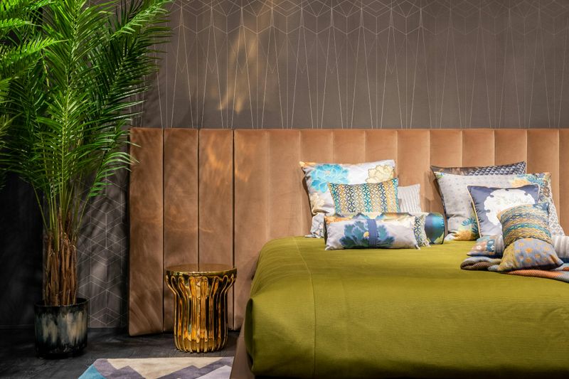 11 Cozy Winter Décor Ideas For Hawaii Homes That Blend Festive And Island-Inspired Vibes - Decor Hint Palm Leaf Textiles