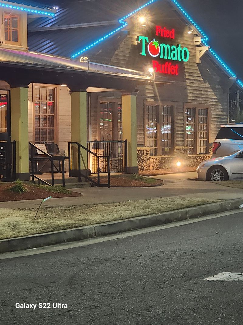 These Georgia Buffets Are Known For Their Giant Southern Feasts And They Keep Crowds Coming - Decor Hint Fried Tomato Buffet