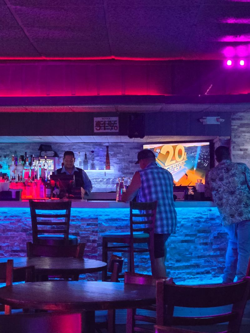 14 Massachusetts Spots Serving Tavern-Style Fish Fries Just Like The Old Days - Decor Hint The Quarterdeck