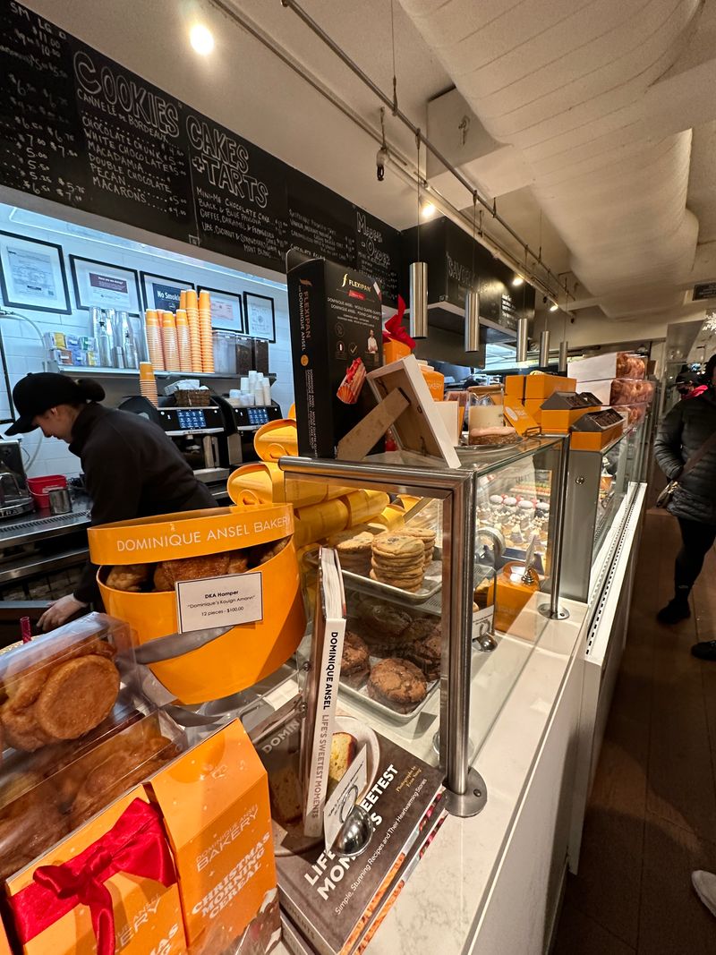 NYC Hot Chocolates That Are Absolutely Worth The Hype - Decor Hint Dominique Ansel Bakery