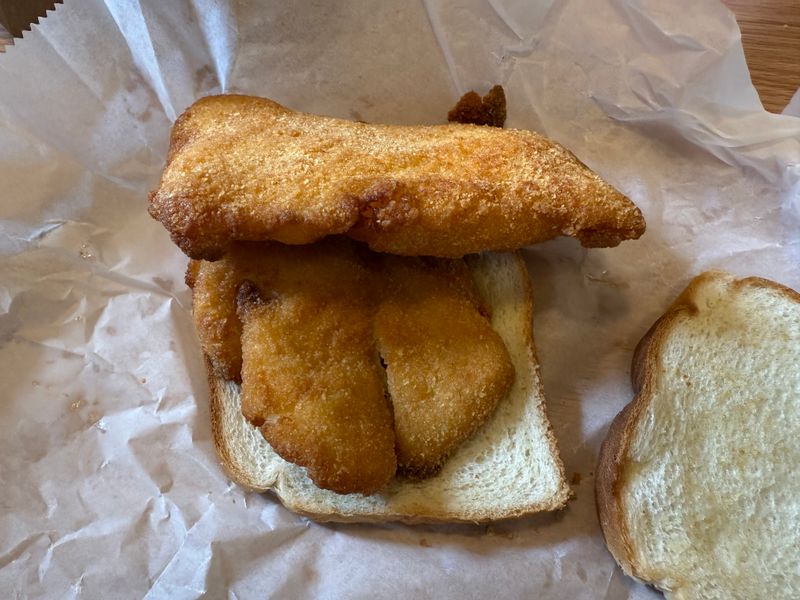 10 West Virginia Seafood Shacks Only Locals Know Serving Coastal Flavor In The Mountains - Decor Hint Mountain Tide Seafood Kitchen