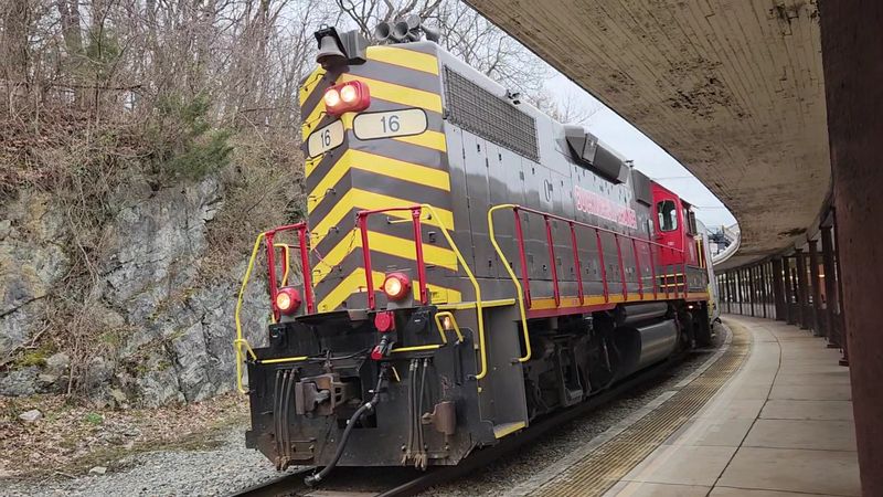 Join Santa For A Festive Ride On Virginia's Scenic Holiday Express - Decor Hint Two Departure Locations Across Virginia