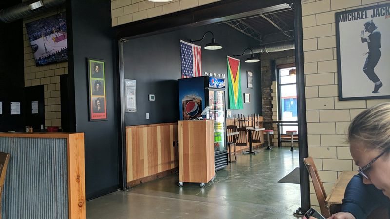 Daran's Southern Soul Food And West Indian Cuisine