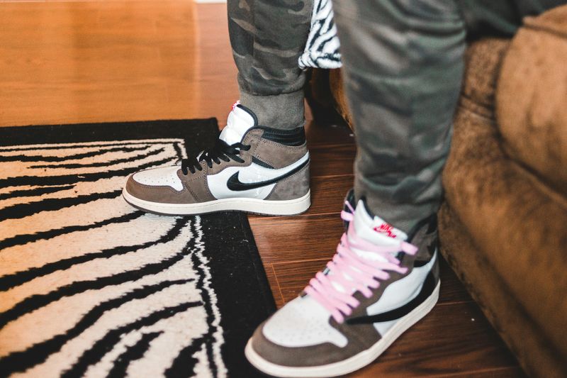 Warm & Welcoming: 11 Maine Rug Styles That Beat The Cold - Decor Hint Moose And Wildlife Motif Area Rugs