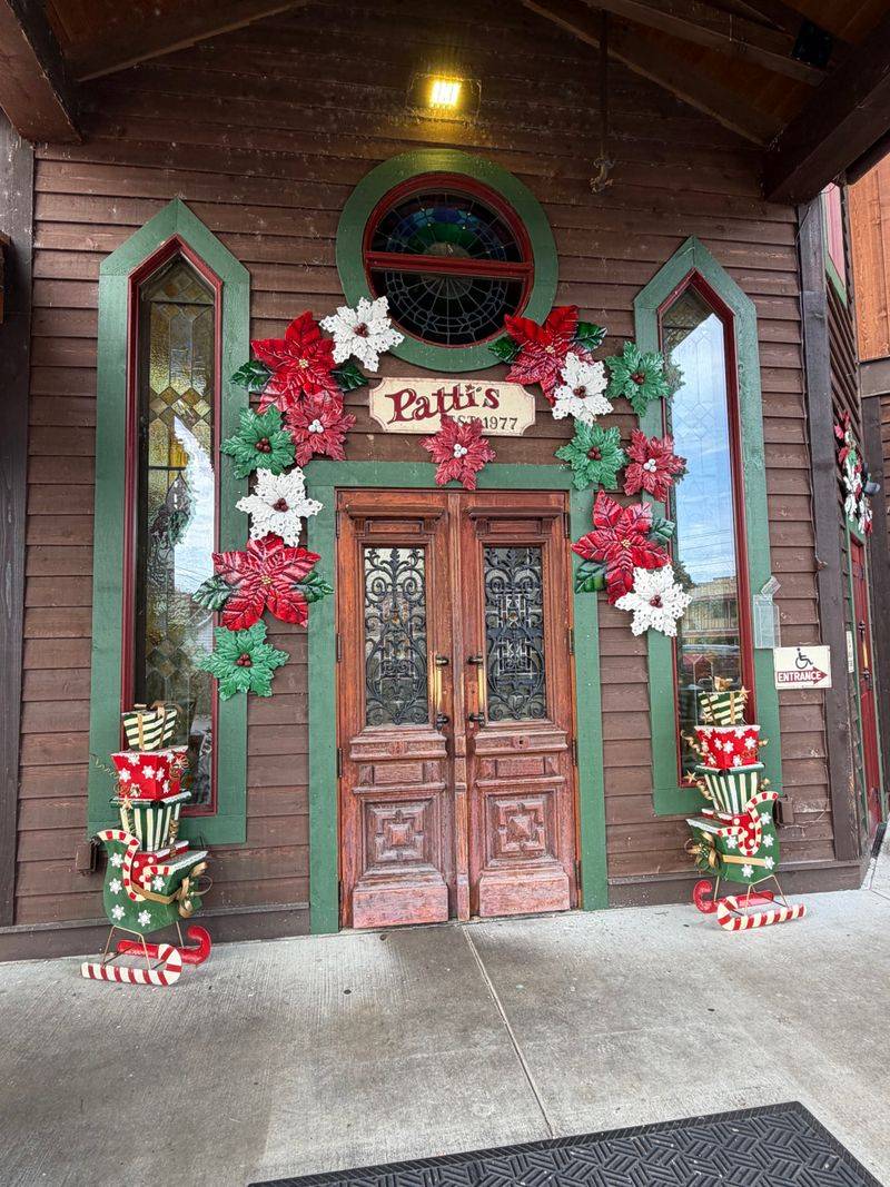 Kentucky Fried Catfish Destinations That Will Have You Hooked After One Bite - Decor Hint Patti's 1880's Settlement