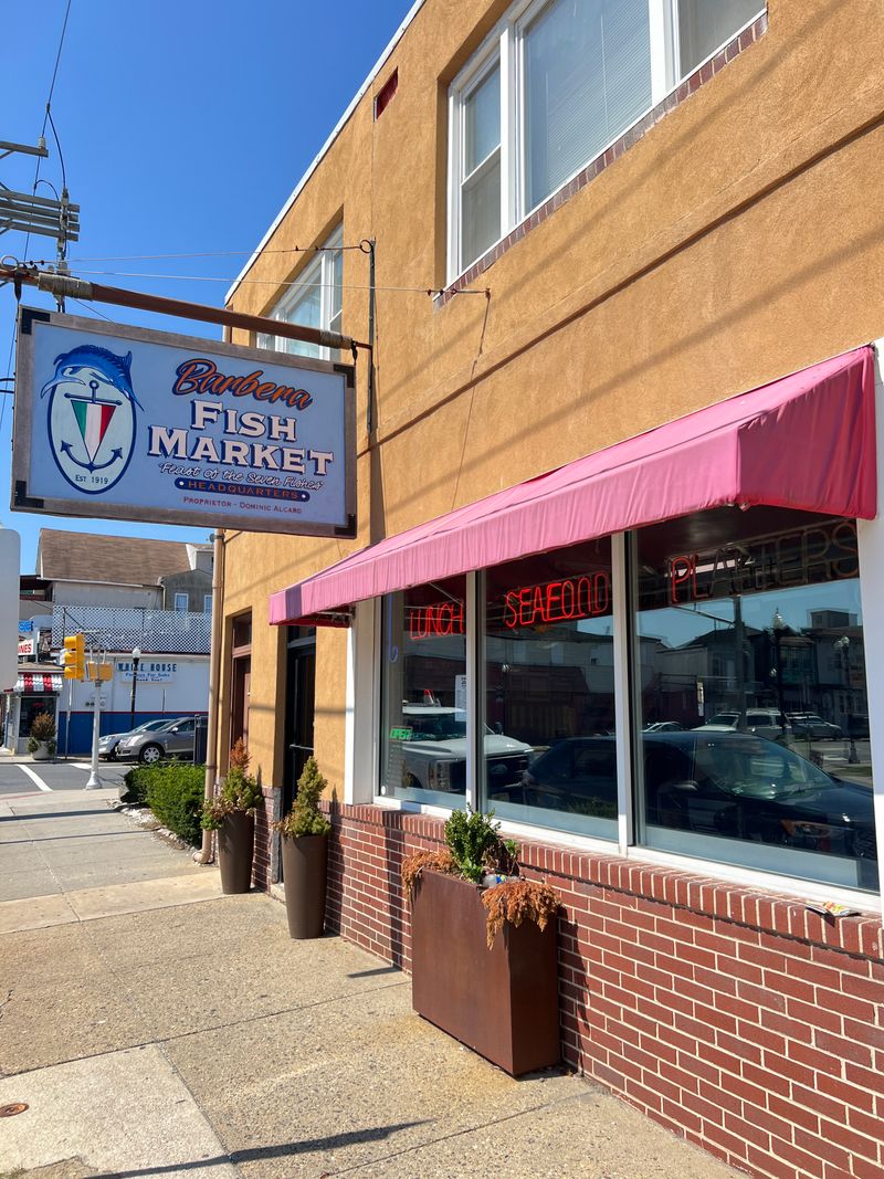 14 New Jersey Restaurants Serving Delectable Food Without The Big Bill - Decor Hint Barbera Seafood