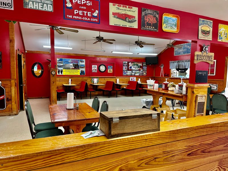 13 South Carolina Roadside Grills Known For Classic Southern Cooking - Decor Hint Joe Bessinger's Barbeque