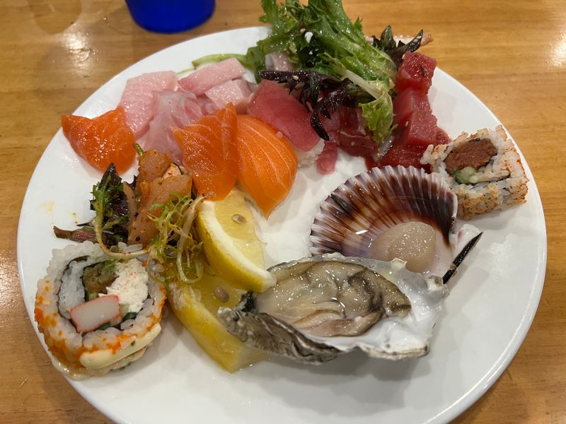 13 California All-You-Can-Eat Seafood Restaurants Totally Worth The Splurge - Decor Hint Tomi Sushi & Seafood Buffet