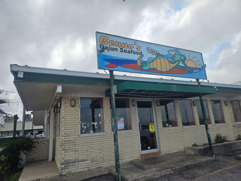 Texas Seafood Joints Locals Choose Every Time Over Upscale Alternatives - Decor Hint Benno’s Cajun Seafood