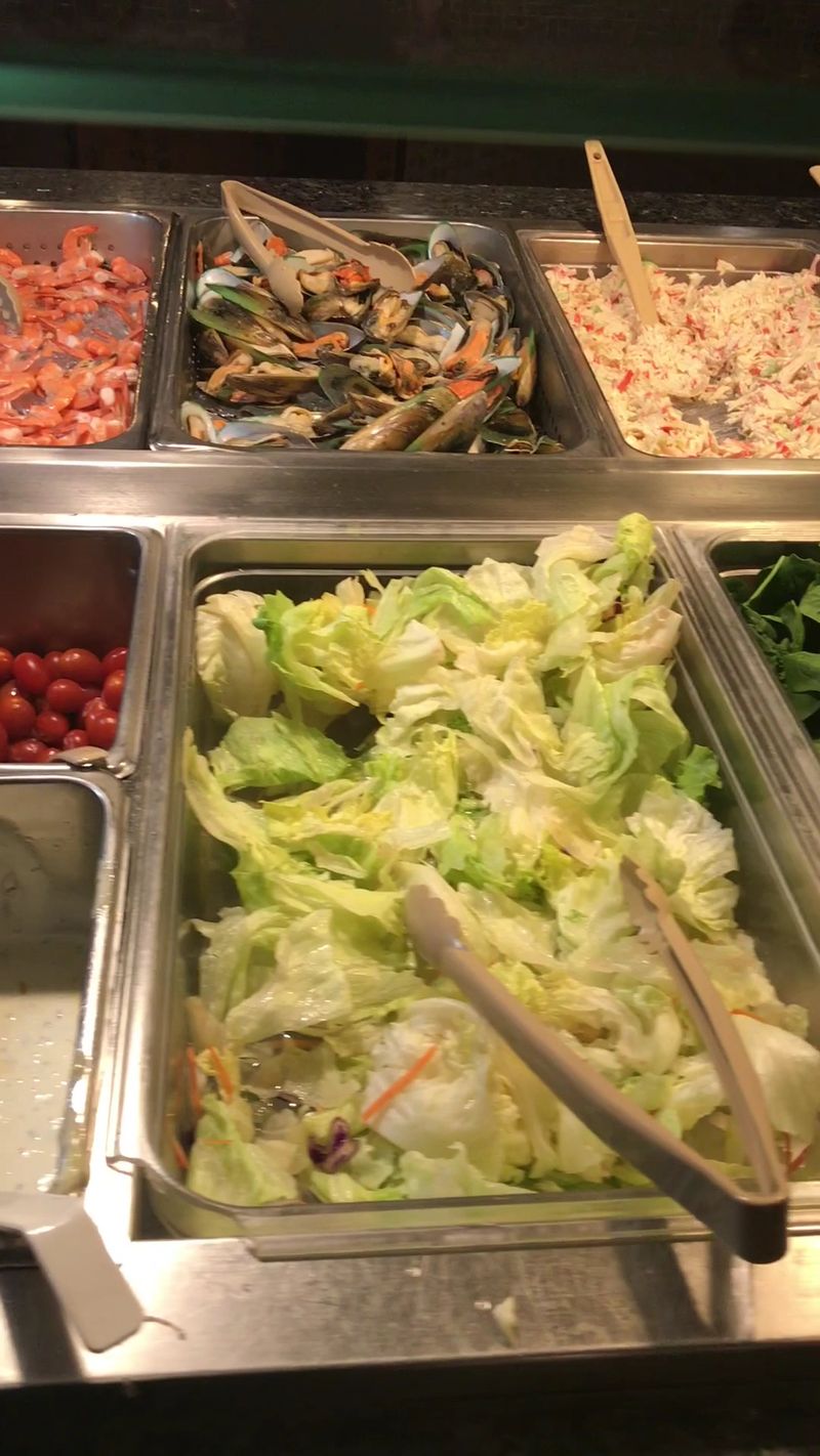 11 Texas All-You-Can-Eat Seafood Buffets Locals Say Are Worth The Drive - Decor Hint King Buffet