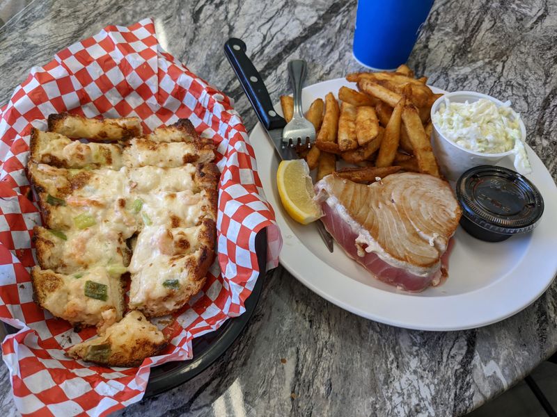 9 Wyoming Restaurants Serving Fried Fish With Western Flavor - Decor Hint Rocky Mountain Seafood