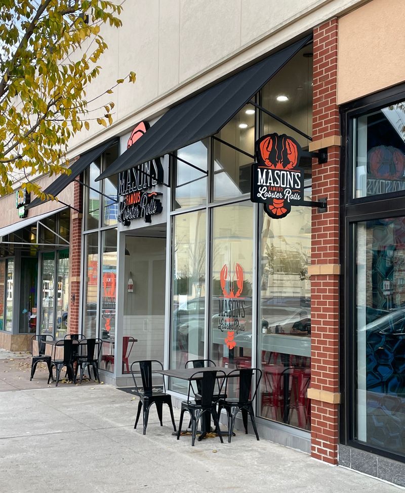 14 Pennsylvania Lobster Roll Shacks Serving Serious Coastal Flavor - Decor Hint Mason's Famous Lobster Rolls