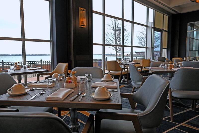 15 Pennsylvania Lakeside Restaurants Offering Relaxing Water Views - Decor Hint Two45 Waterfront Grille