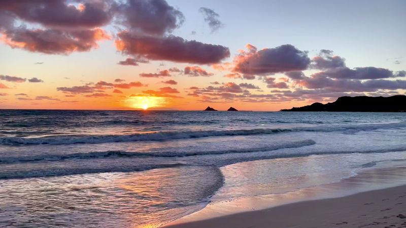 20 Hawaiian Beach Towns To Visit This Winter For Ideal Weather And Scenic Views - Decor Hint Kailua, Oʻahu
