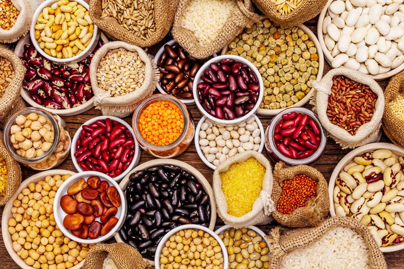 12 Classic Southern Staples Quietly Disappearing From Alabama Grocery Shelves - Decor Hint Dried Field Peas And Beans Sold In Bulk