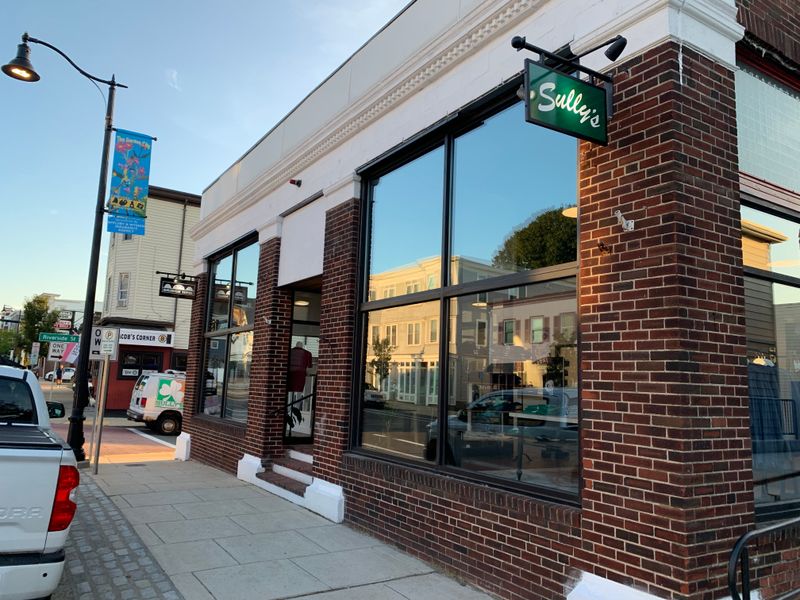 Massachusetts Hot Dog Stands Serving Iconic Regional Twists You'll Crave Again - Decor Hint Sully's Brand