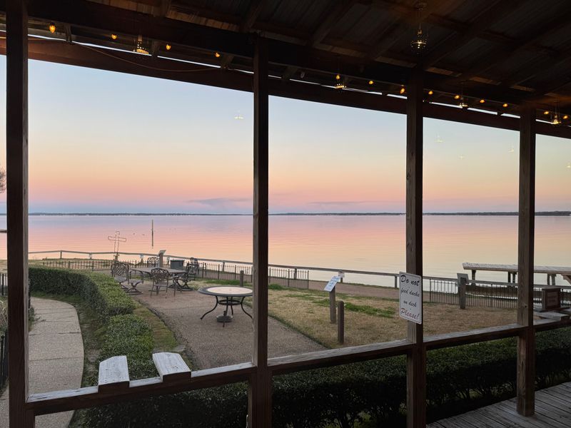Mississippi's Best Fried Fish Joints Locals Refuse To Give Up - Decor Hint Cock Of The Walk