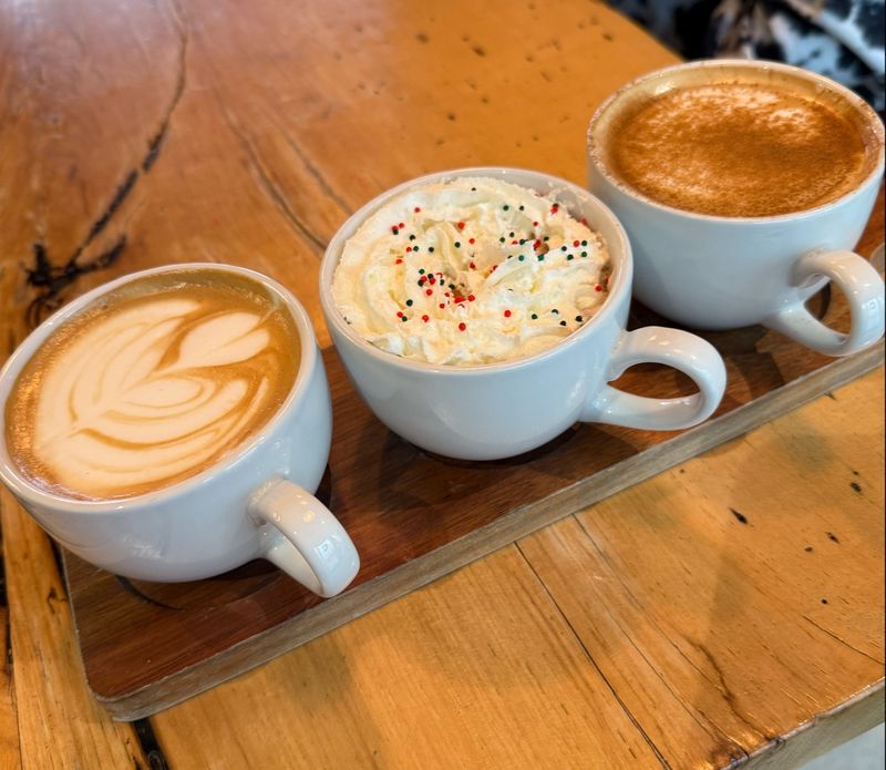 18 Florida Winter Porch Décor Ideas That Bring Coastal Charm To Cooler Months - Decor Hint Hot Beverage Station