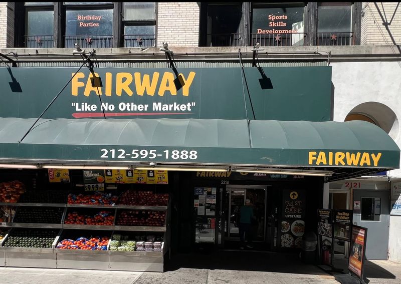20 New York Stores And Markets Where Seafood Lovers And Meat Fans Unite - Decor Hint Fairway Market