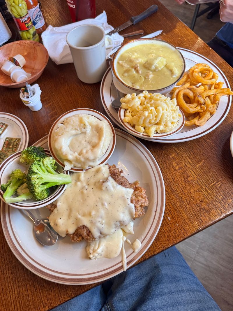 14 Florida Soul Food Buffets Worth The Trip For Authentic Southern Taste - Decor Hint Farmers Market Restaurant