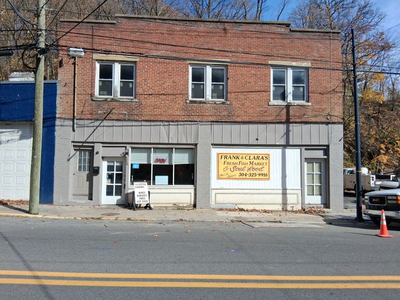 9 West Virginia Soul Food Buffets Worth The Drive For True Homemade Flavor - Decor Hint Frank & Clara’s Fresh Fish Market & Soul Food