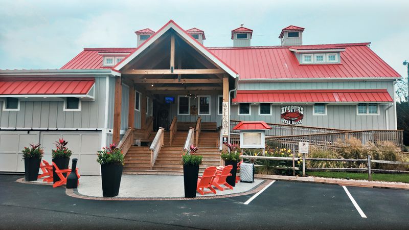 15 Maryland Seafood Shacks Only Locals Know For Steamed Crabs And Old Bay Magic - Decor Hint Hooper's Crab House