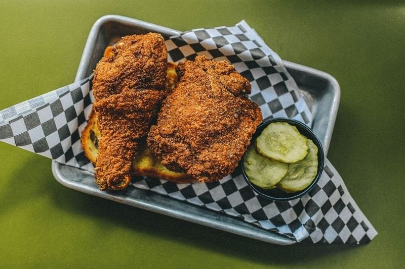 14 Oregon-Based Family-Owned Fried Chicken Spots You Can't Miss For Ultimate Comfort Food - Decor Hint Baes Fried Chicken