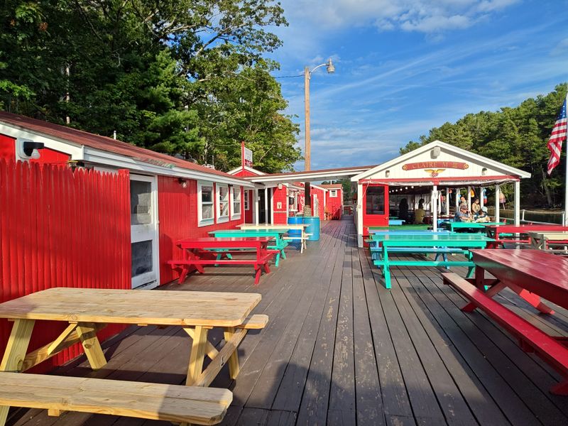 15 Maine Spots Serving Lobster Rolls Packed With Pure Coastal Flavor - Decor Hint Chauncey Creek Lobster Pier