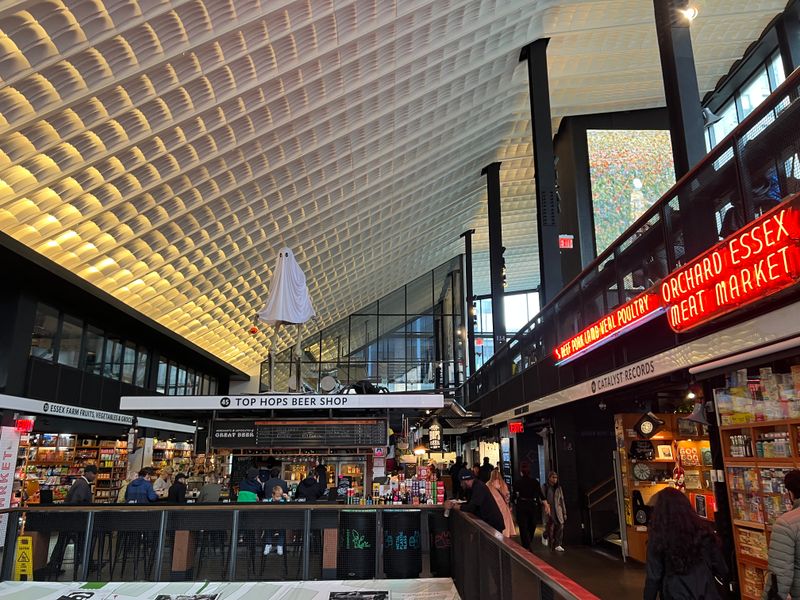 20 New York Stores And Markets Where Seafood Lovers And Meat Fans Unite - Decor Hint Essex Market