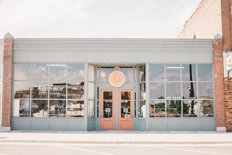 Askinosie Chocolate In Springfield, Missouri Is A Must-Visit For Chocolate Lovers - Decor Hint Media Recognition Highlights National Excellence