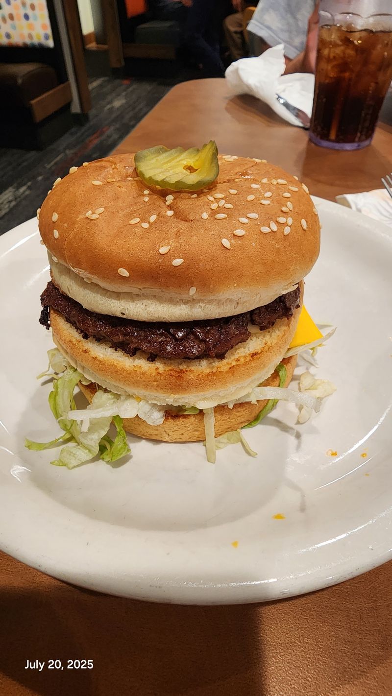 8 Pennsylvania Restaurants Serving The Crispiest Fried Fish Around - Decor Hint Eat’n Park