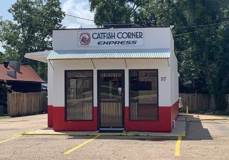 Minnesota Fried Catfish Joints That Turn Long Drives Into Easy Decisions - Decor Hint Catfish Corner Express