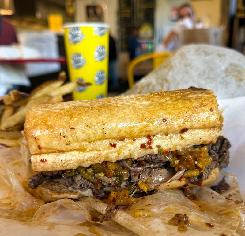 17 Illinois Eateries That Prove Great Food Doesn't Have To Cost A Fortune - Decor Hint Al's Beef