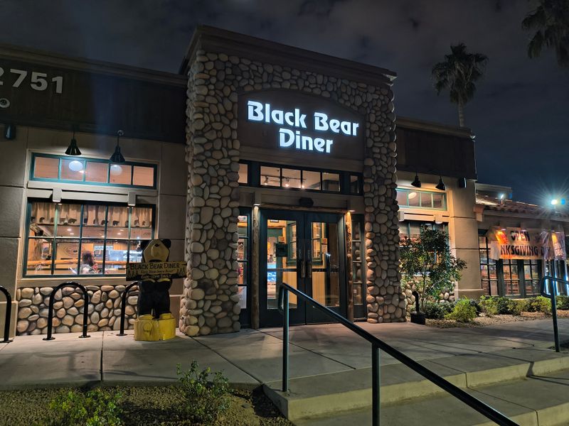 Henderson's Go-To Comfort Food Spots Worth Every Bite - Decor Hint Black Bear Diner