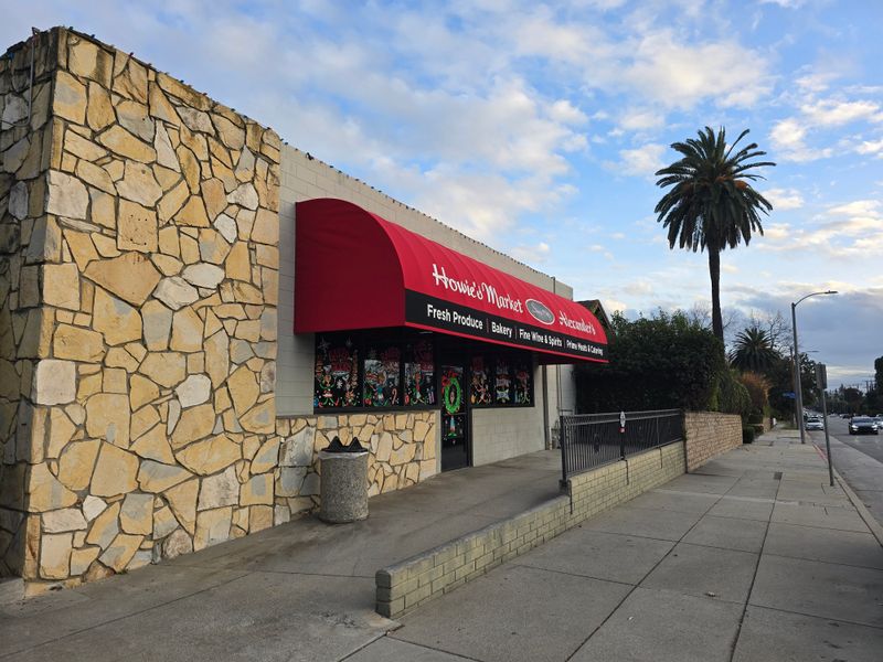 Howie's Ranch Market