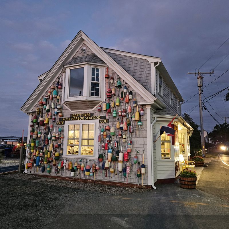 11 Off-The-Radar Seafood Shacks Scattered Across Massachusetts - Decor Hint Captain Cass Rock Harbor Seafood