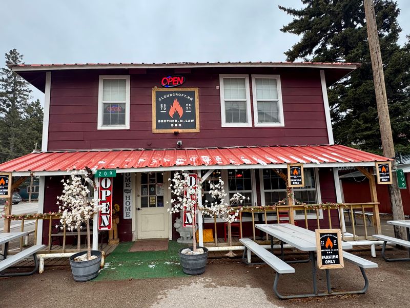 10 BBQ Restaurants In New Mexico That Are Keeping The Tradition Of Real Wood-Fired Barbecue Alive - Decor Hint Brother-N-Law BBQ