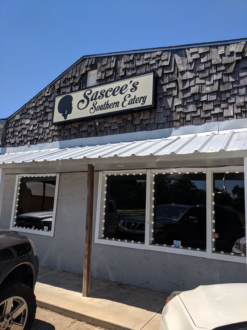 Sascee’s Southern Style Eatery 