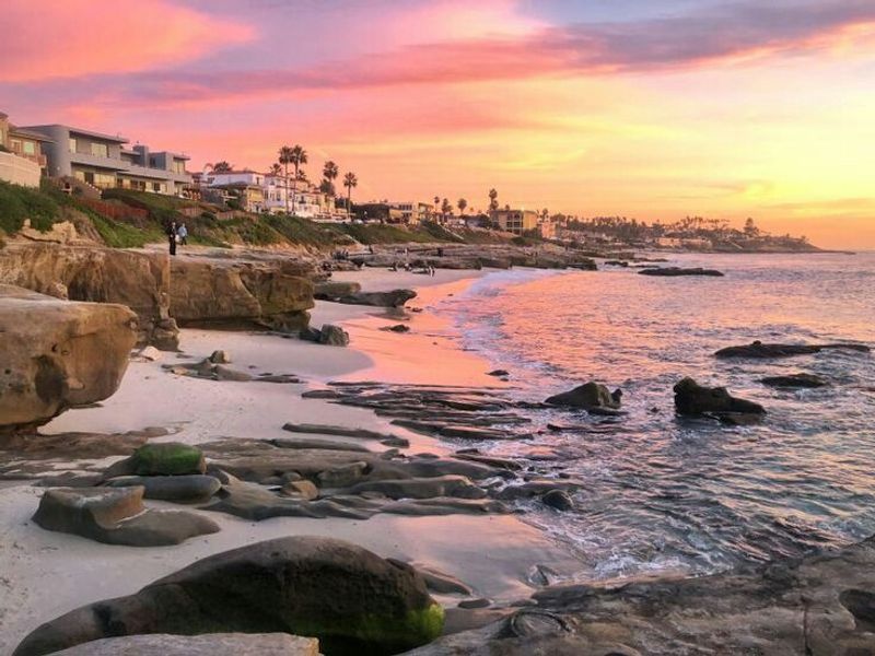 14 California Seaside Escapes Offering Sunshine And Surf In Winter - Decor Hint La Jolla