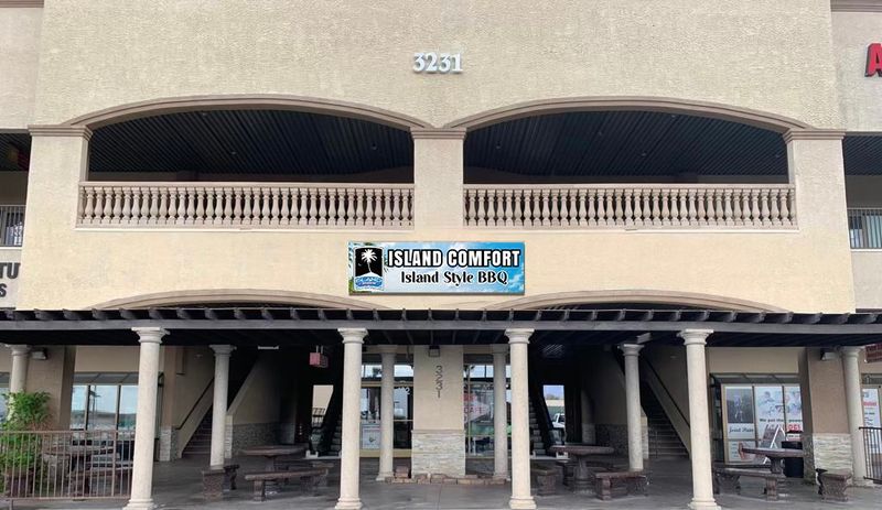 Hawaii Spots Proving Soul Food And Island Hospitality Are A Match Made In Heaven - Decor Hint Comfort Island Grill