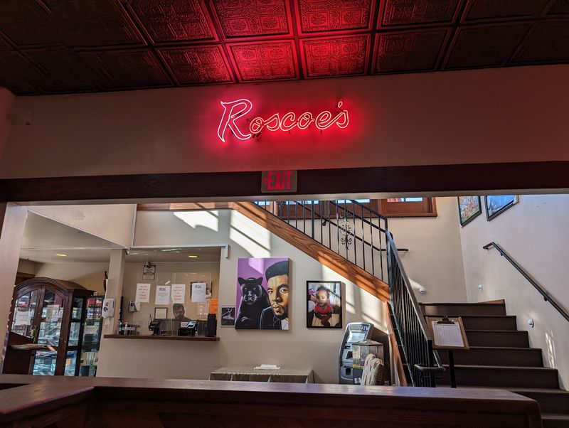 Where To Find The Best Comfort Food In Anaheim, California - Decor Hint Roscoe’s House Of Chicken And Waffles