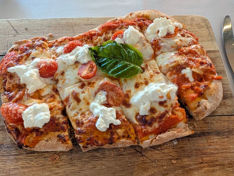 Florida's Hidden Restaurants That Don't Advertise But Stay Full Every Night - Decor Hint Ferraro's Kitchen