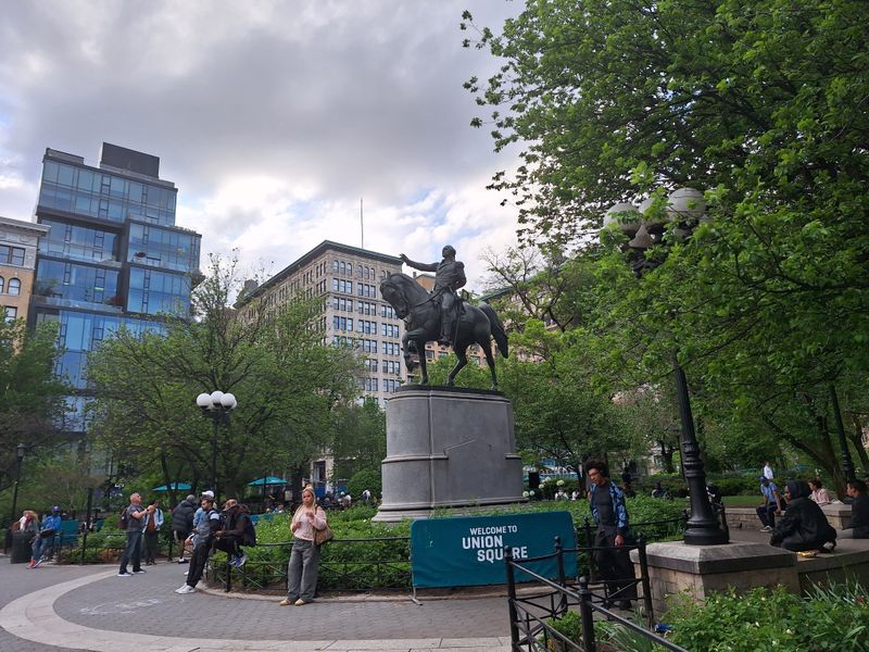 Holiday Cheer Awaits At NYC's Union Square Market - Decor Hint Location And Getting There