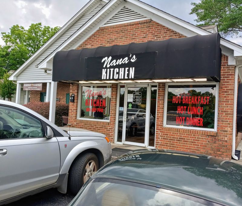 10 South Carolina Soul Food Spots Serving Comfort That Tastes Like Family - Decor Hint Nana's Kitchen