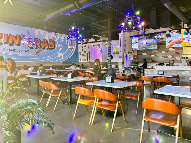 8 Arizona Lobster Roll Joints Proving Fresh Seafood Isn't Just For Coasts - Decor Hint The Kickin' Crab Chandler
