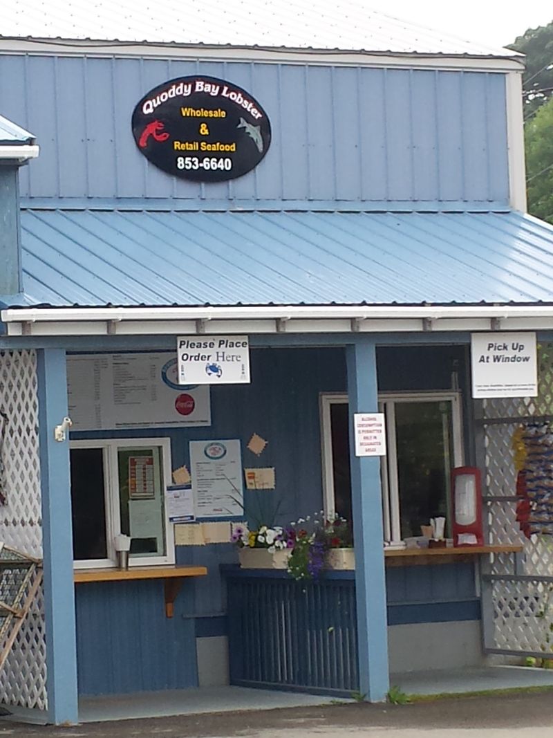 15 Maine Spots Serving Lobster Rolls Packed With Pure Coastal Flavor - Decor Hint Quoddy Bay Lobster