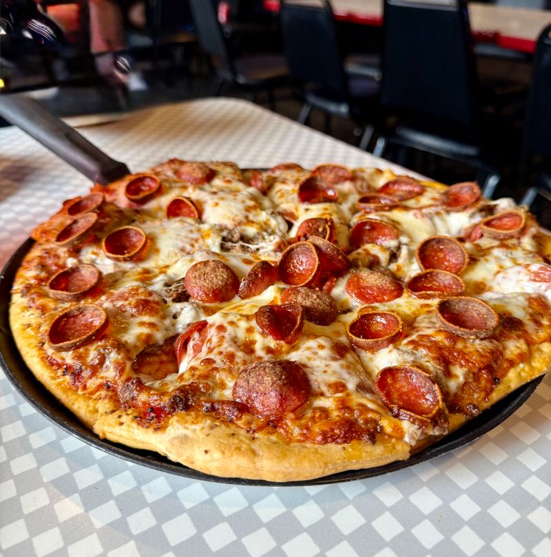 10 Nebraska Pizza Spots Worth The Trip For Home-Style Pies - Decor Hint Mama's Pizza