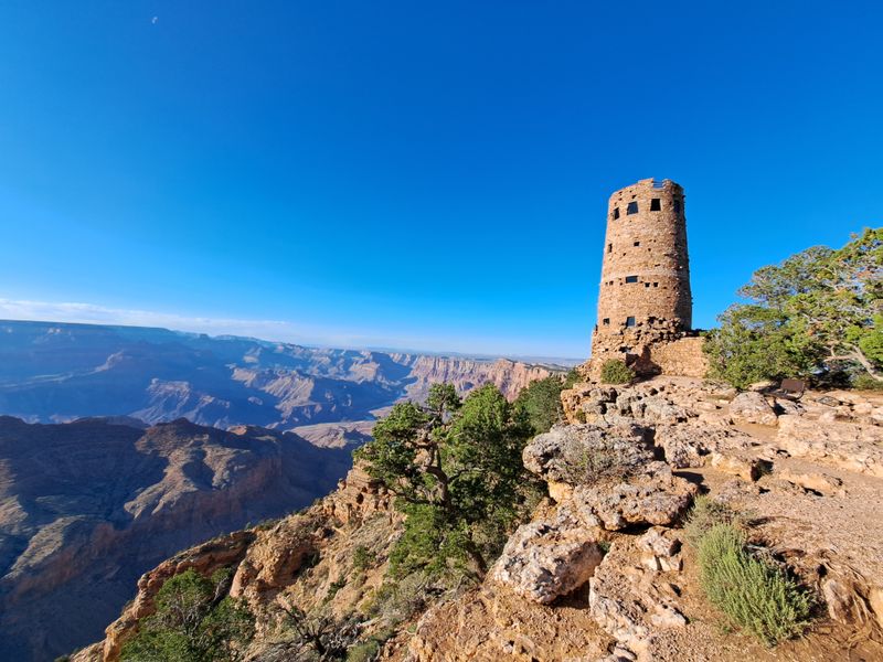 15 Arizona Tourist Traps Locals Won’t Touch (And The Desert Wonders You Can’t Miss) - Decor Hint Grand Canyon Skywalk VS. South Rim Trails