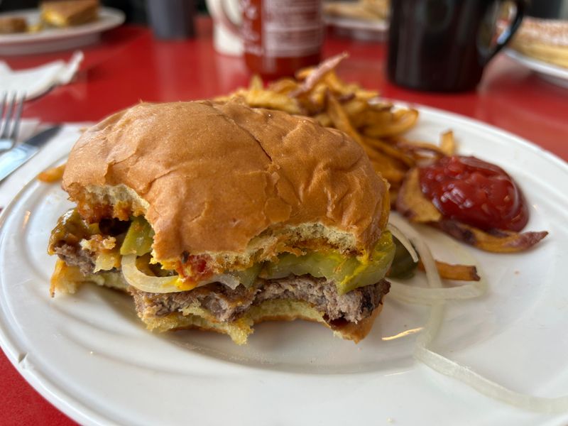 10 Off-The-Radar Minnesota Eateries Always Packed With Diners - Decor Hint Band Box Diner